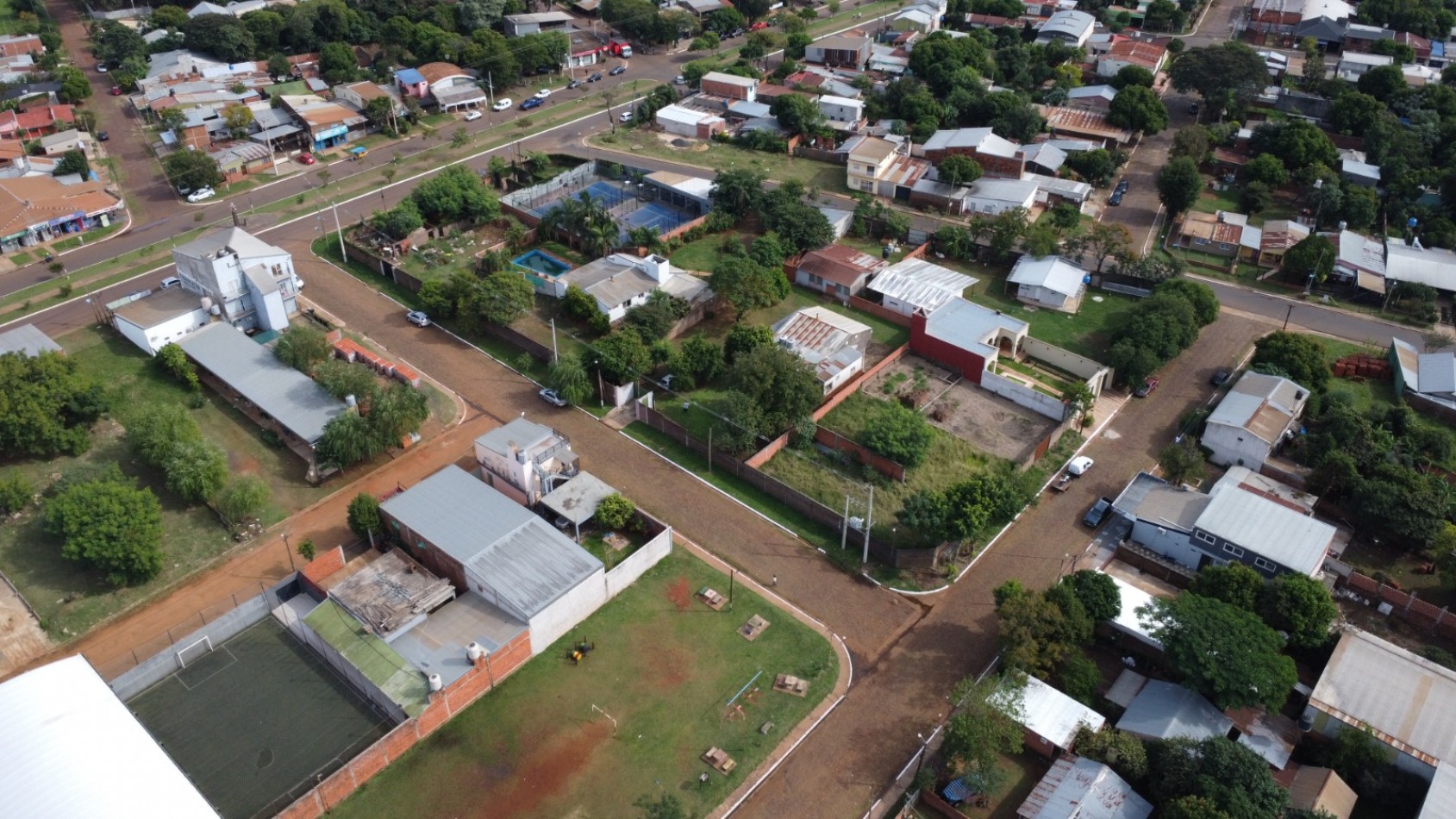 IMPORTANTE LOTE, EXCELENTE UBICACION, CON CASA HABITABLE. CONSULTE