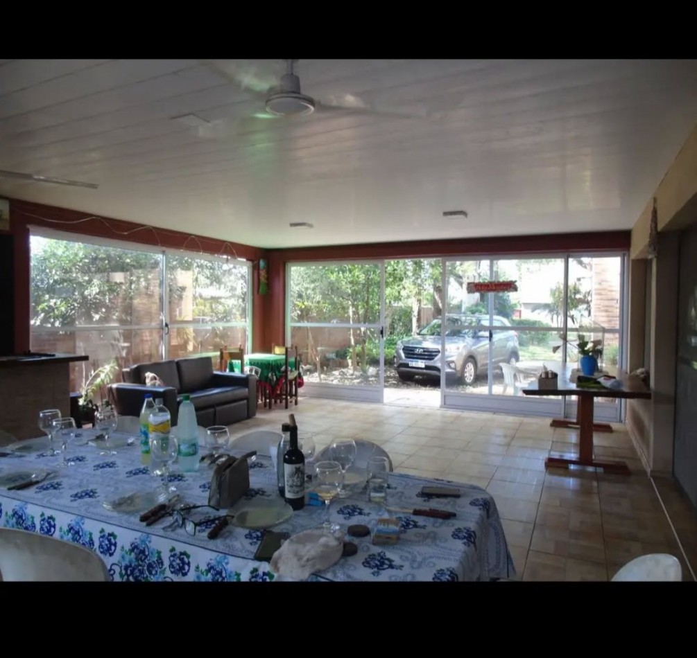 VENTA - IMPORTANTE CASA EN BARRIO PANAMBI-POSADAS MISIONES/TELEFONO  3764377349 