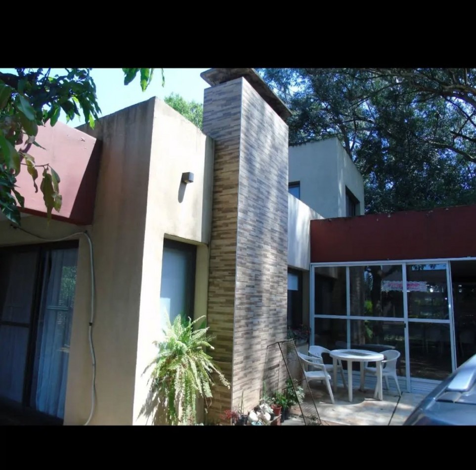 VENTA - IMPORTANTE CASA EN BARRIO PANAMBI-POSADAS MISIONES/TELEFONO  3764377349 