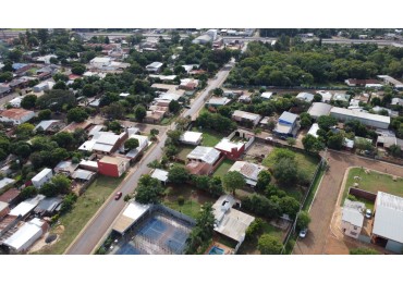 IMPORTANTE LOTE, EXCELENTE UBICACION, CON CASA HABITABLE. CONSULTE